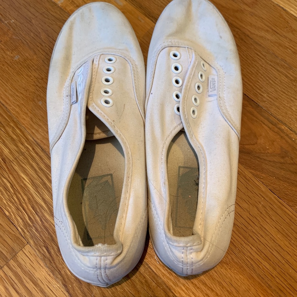 Size 7 White Classic Vans